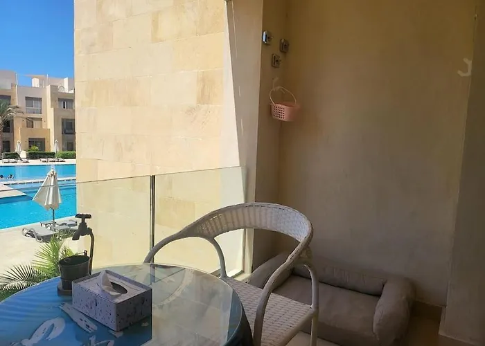 Apartment Mangroovy Serinity 2br Pool View