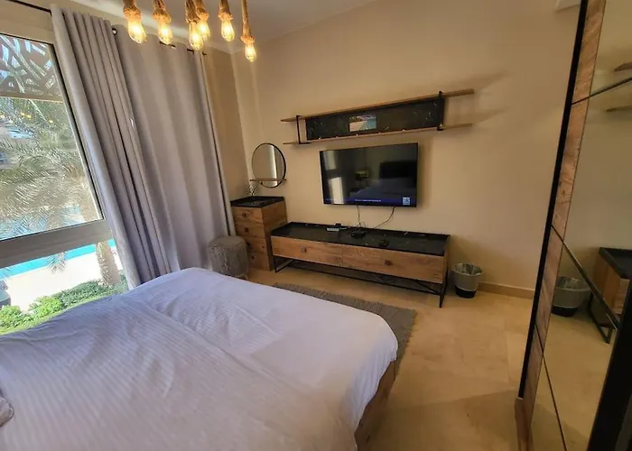 Mangroovy Serinity 2br Pool View Apartment *