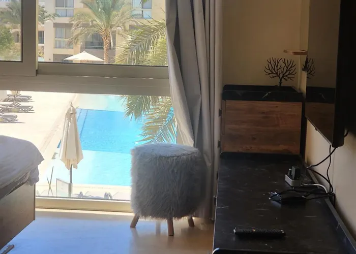 Mangroovy Serinity 2br Pool View Apartment