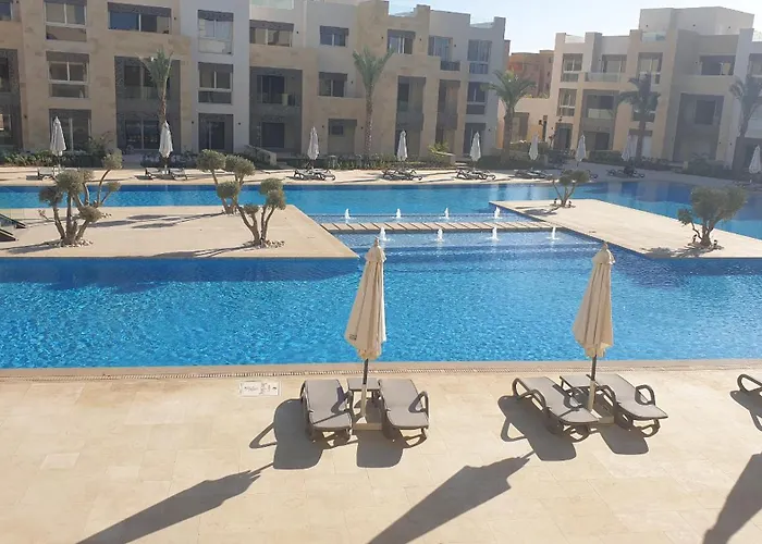 Mangroovy Serinity 2br Pool View Appartement *